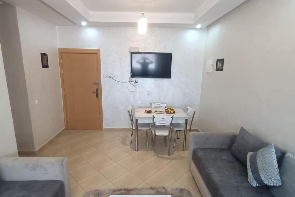 Apartment A Cote De L'aeroport Avec Climatisation Et Wifi