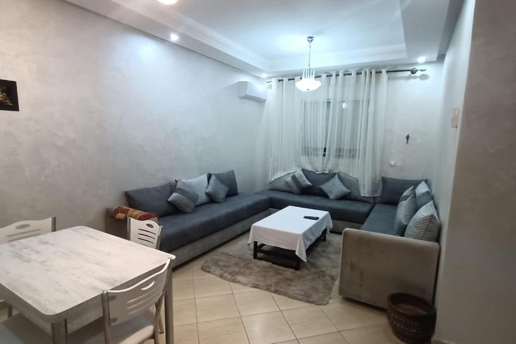 Apartment A Cote De L'aeroport Avec Climatisation Et Wifi *