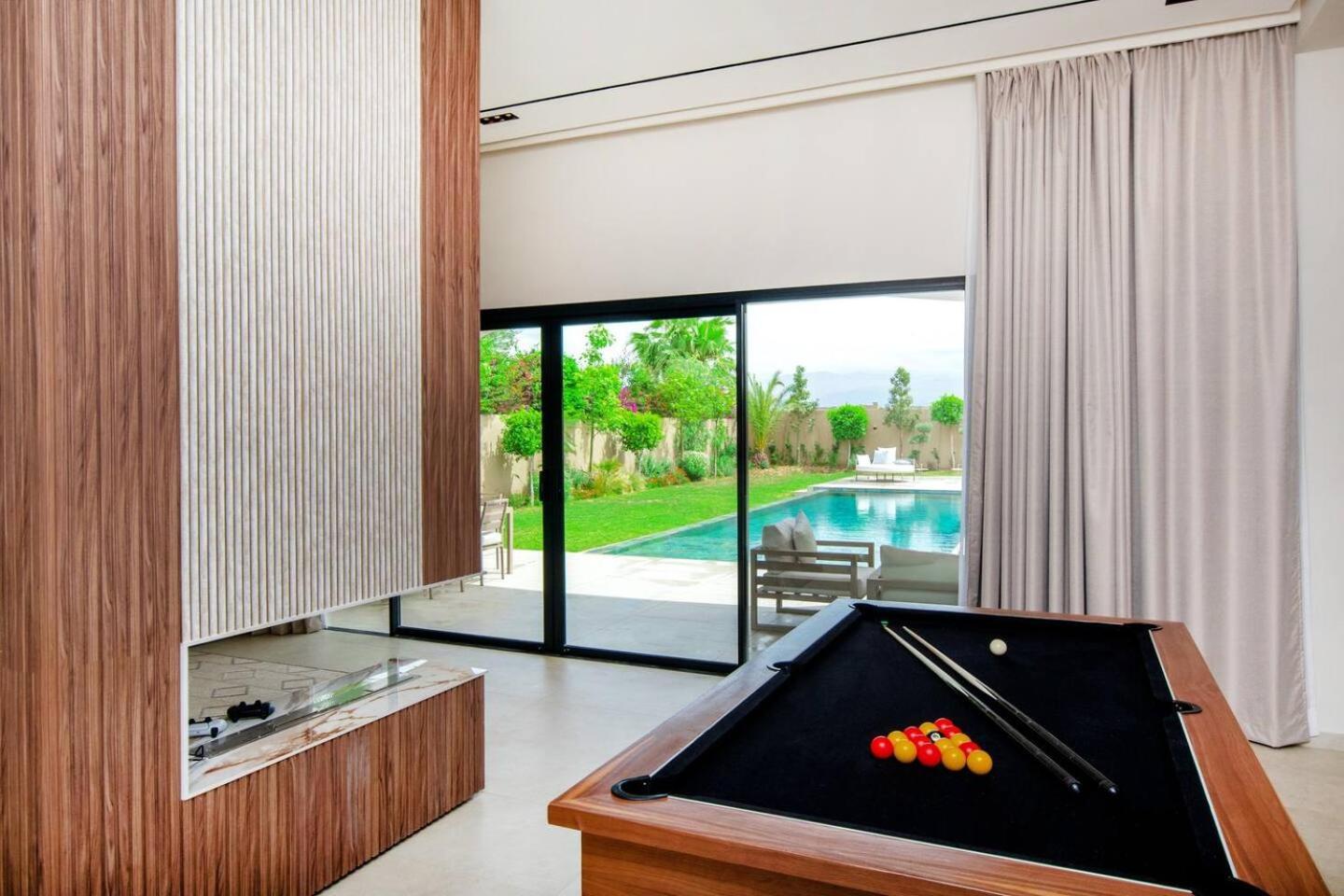 4 Palmeria Villa *