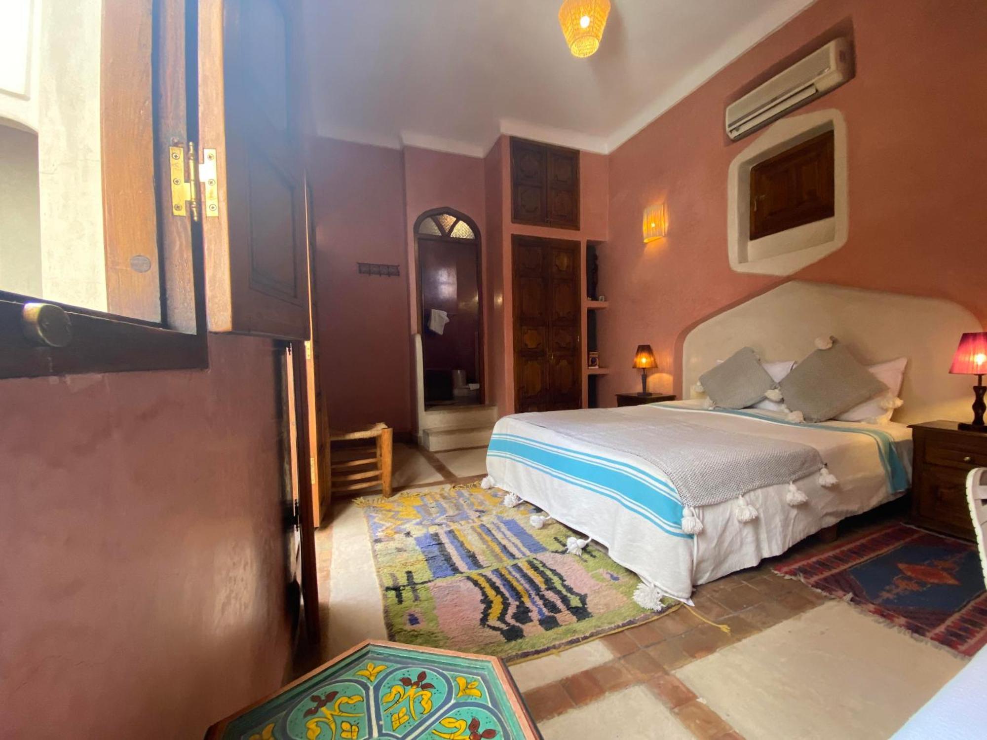 Sabah Guest house *