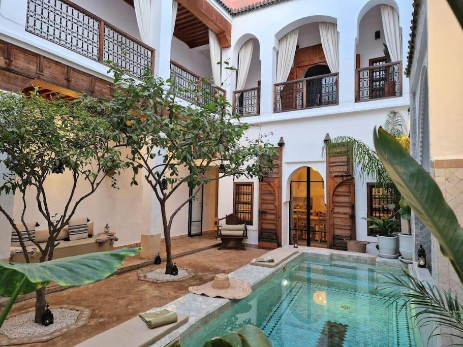 Riad Samah *