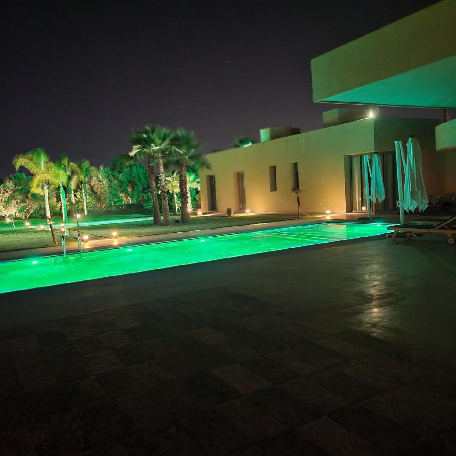 Villa 19 *