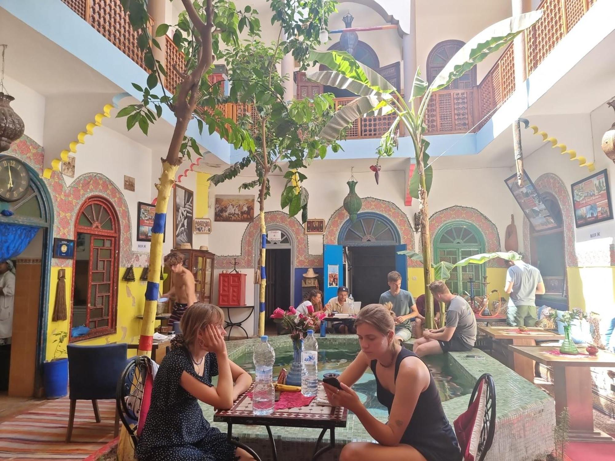 Hostel Dia *