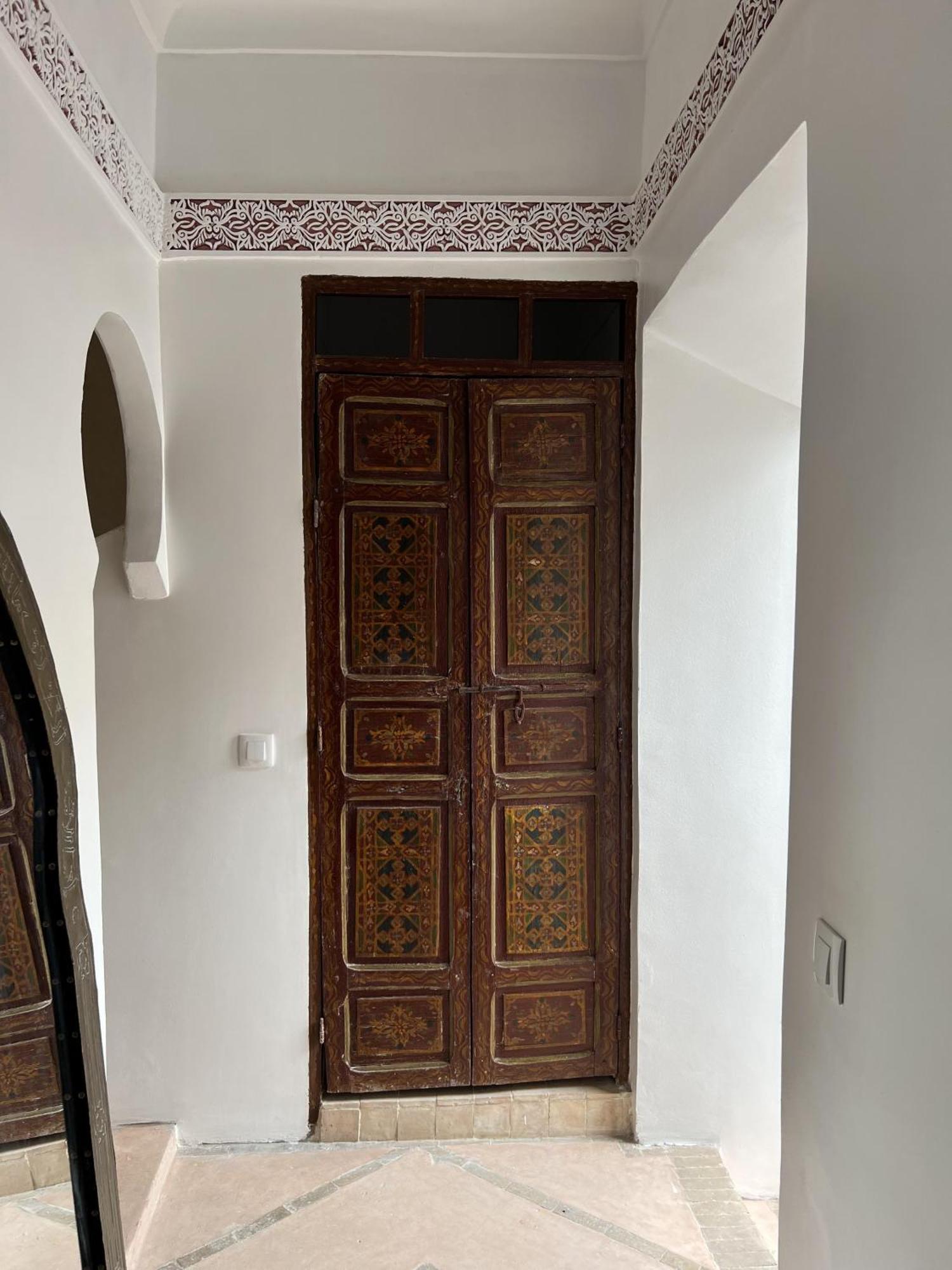 Panthera, Medina