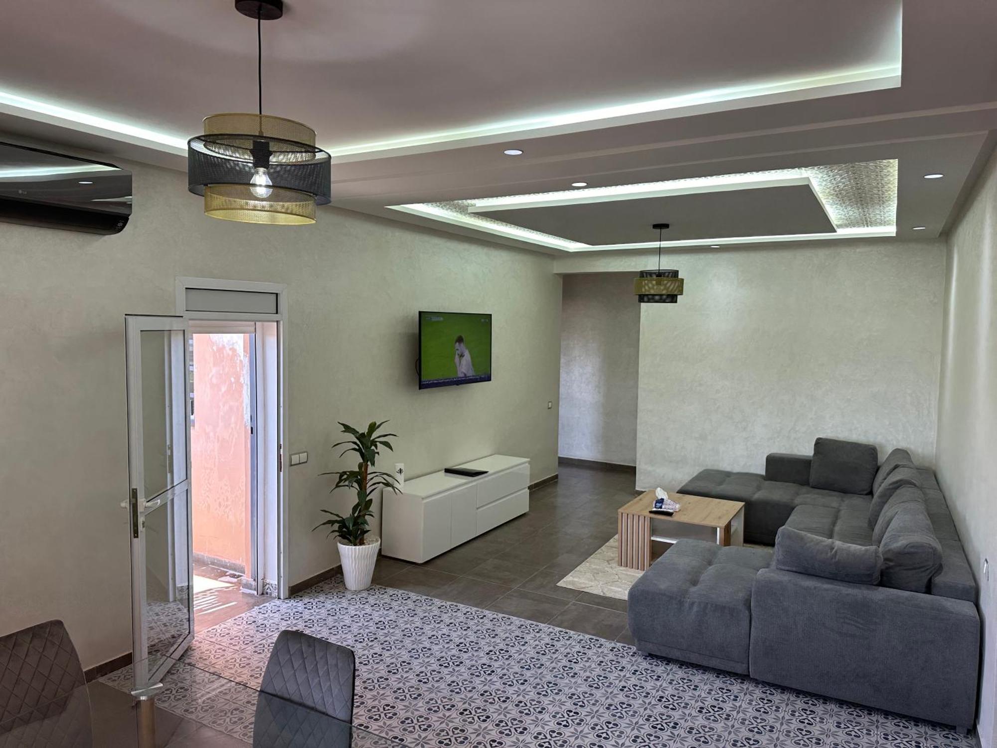 Gorgeous Newly Renovated Apt- Near Restaurant And Shopping Center Apartamento