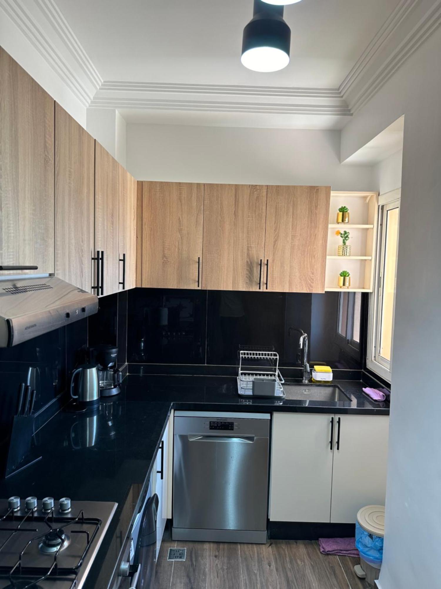 Gorgeous Newly Renovated Apt- Near Restaurant And Shopping Center Apartamento