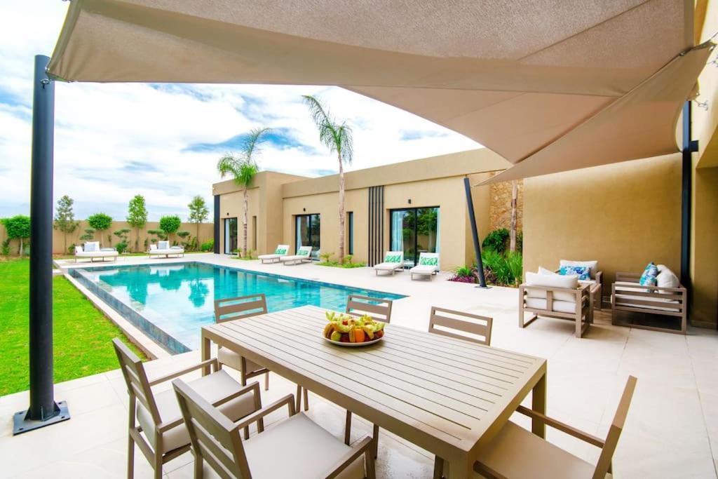 4 Palmeria Villa