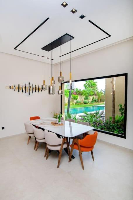 4 Palmeria Villa *
