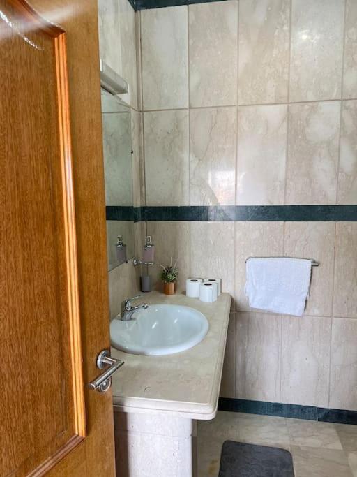 New Center Swimming Pool Wifi Apartment