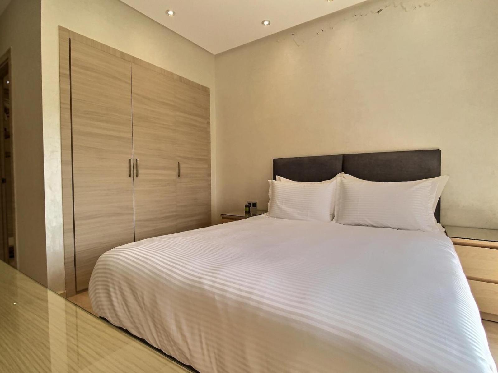 Jade Prestigia Golf Apartment