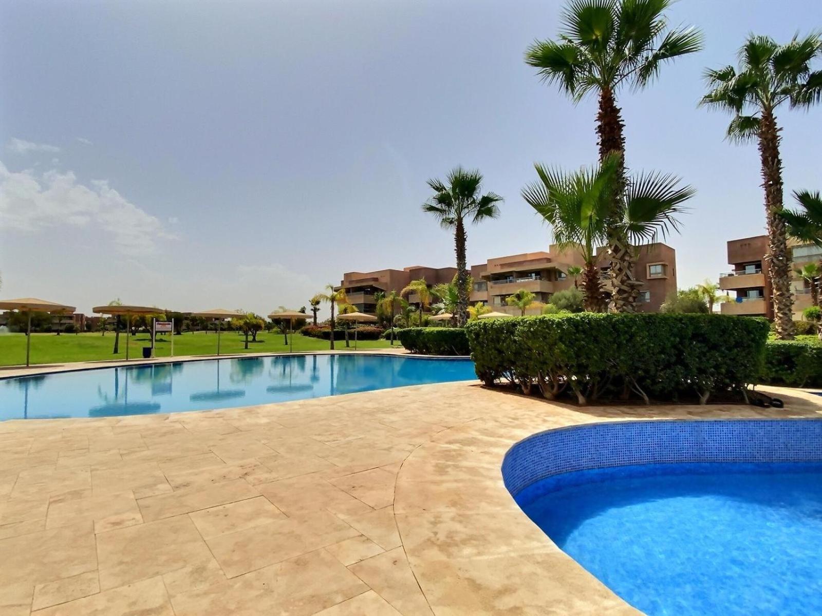 Jade Prestigia Golf Apartment