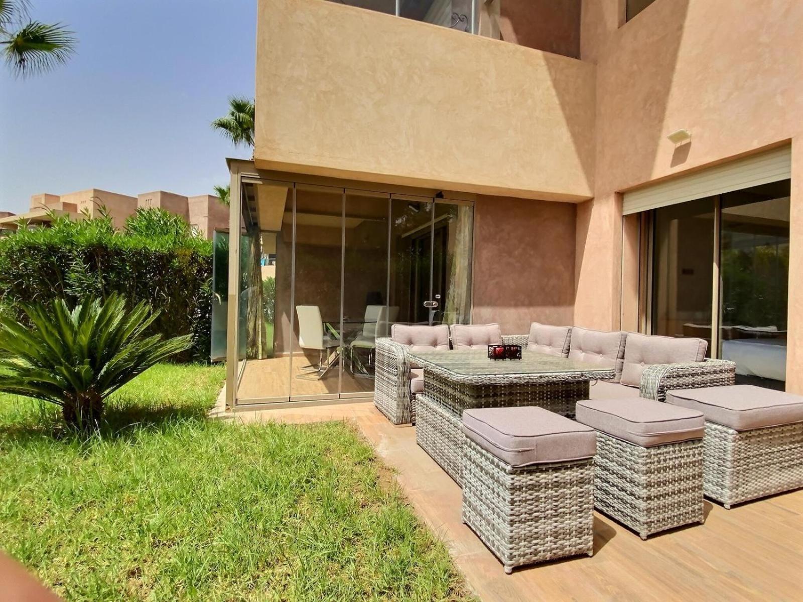 Jade Prestigia Golf Apartment *