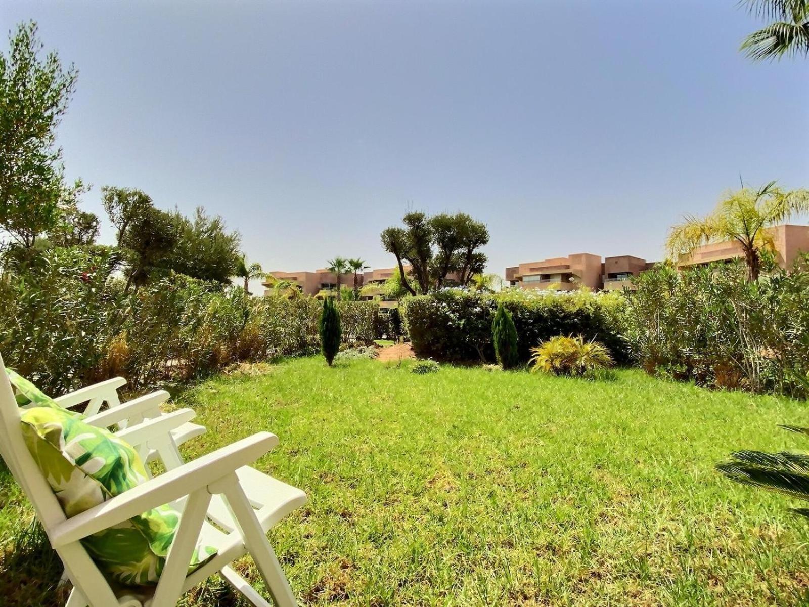 Jade Prestigia Golf Apartment