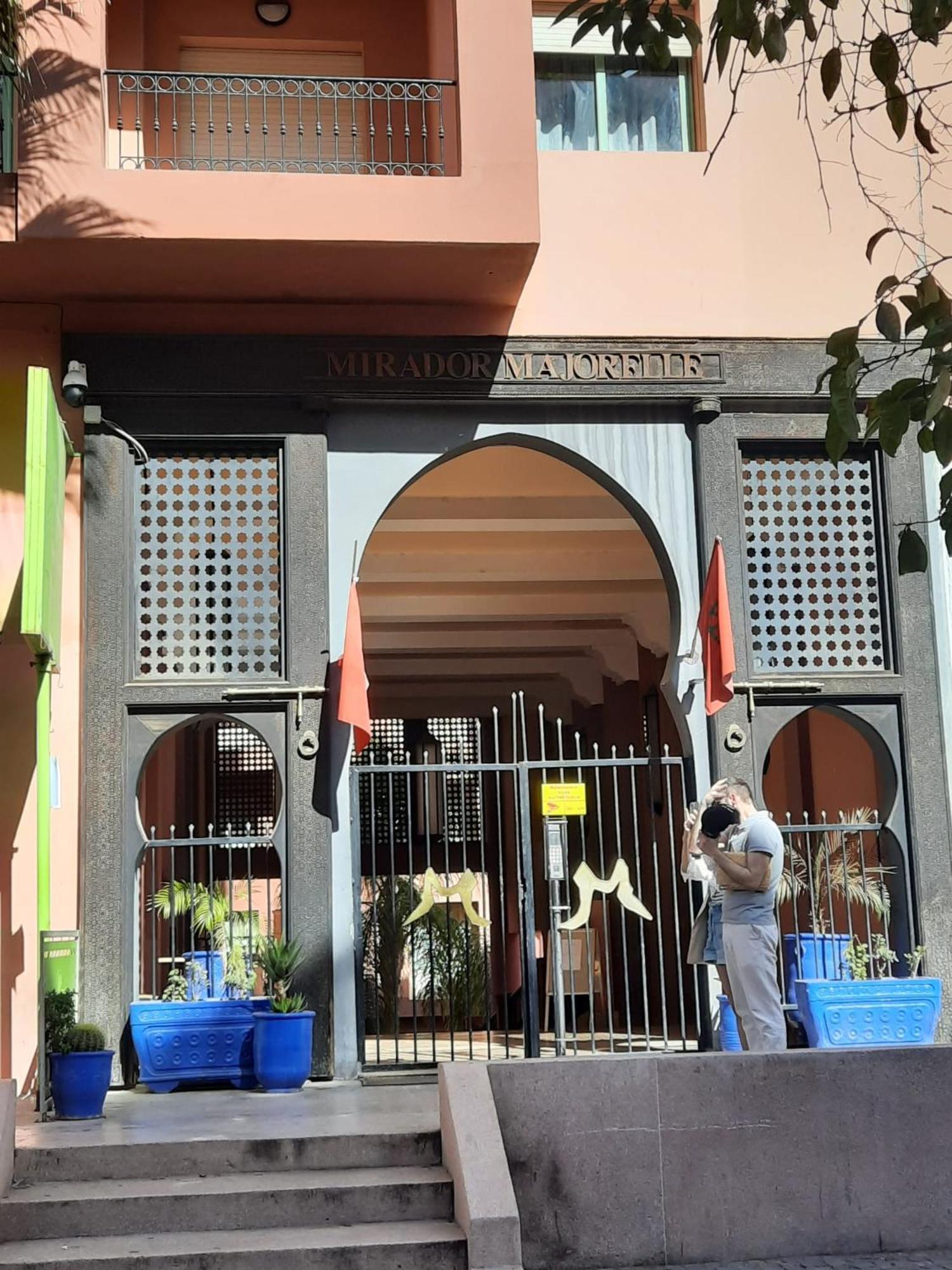 Apartment In Der Beruehmten Ysl Street Seulement A 1 Personne Ou Couple Marie Ou Touristes Etrangers
