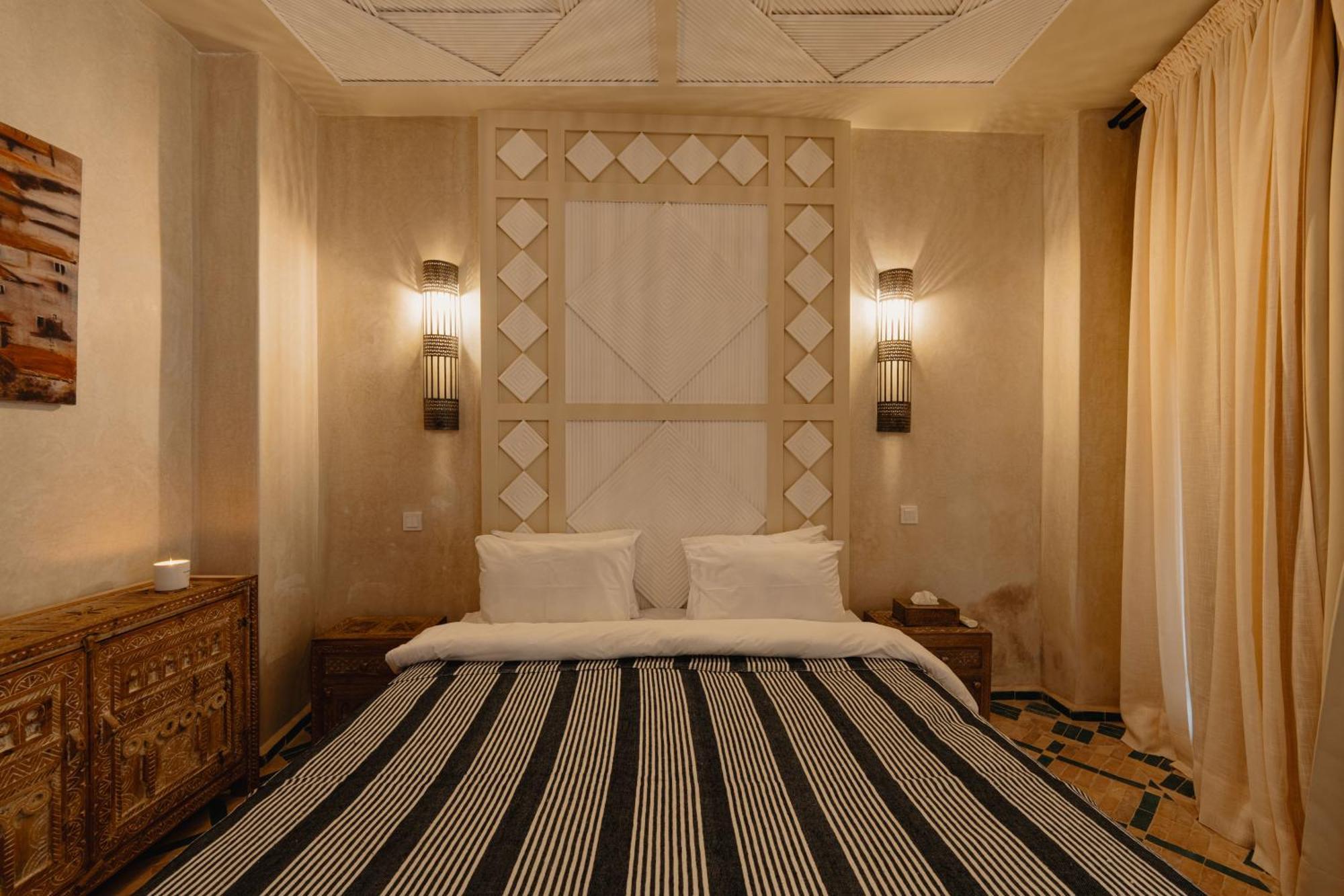 Senja Guest house *