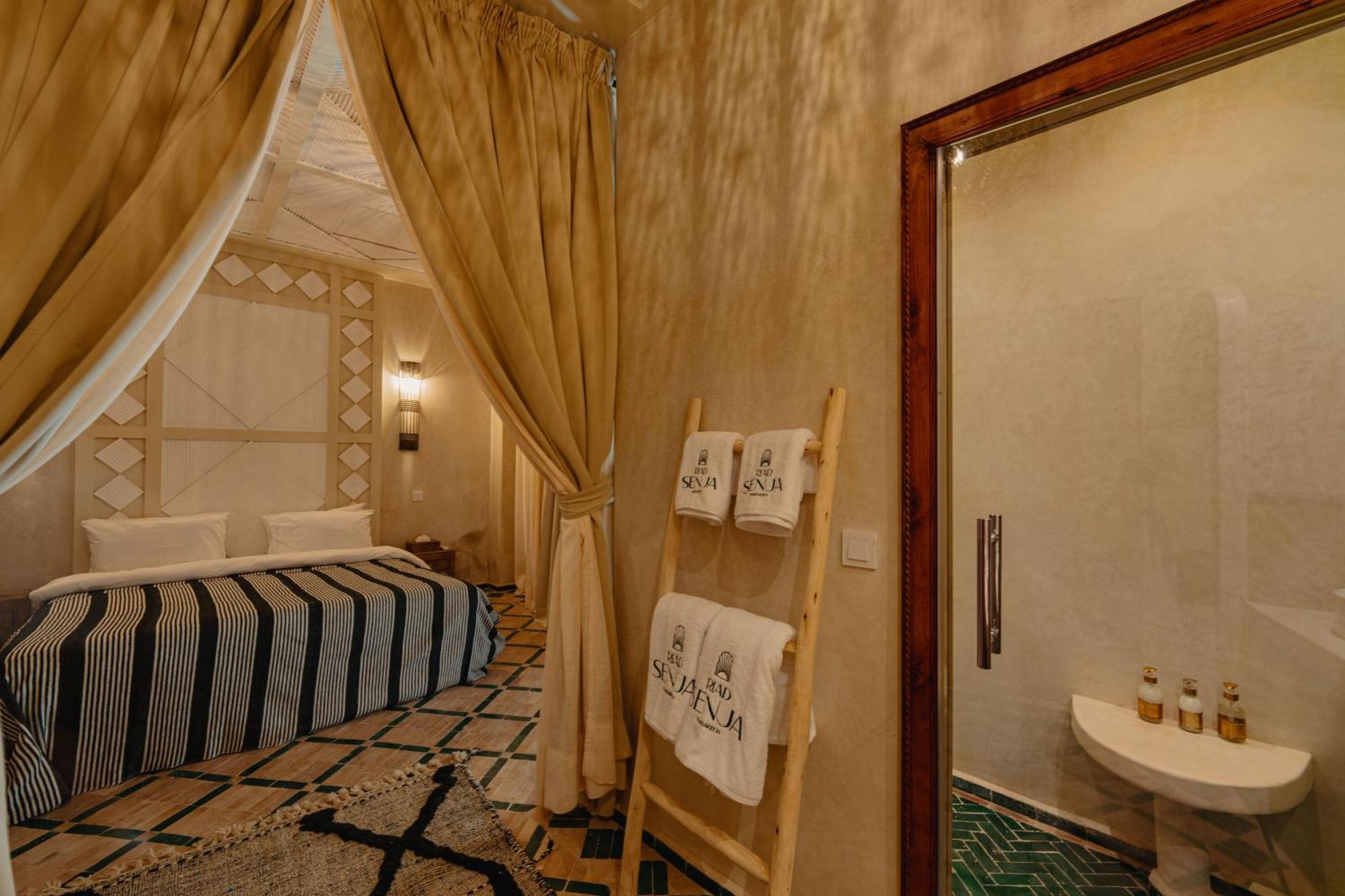 Senja Guest house