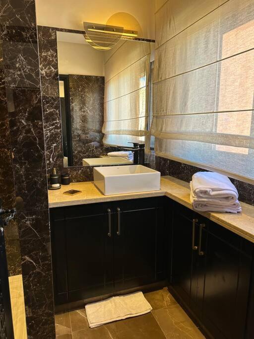 Roof Terrasse Centre-gueliz Jacuzzi Apartamento