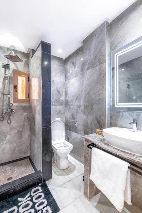 Apartment Fun-filled Luxury Center