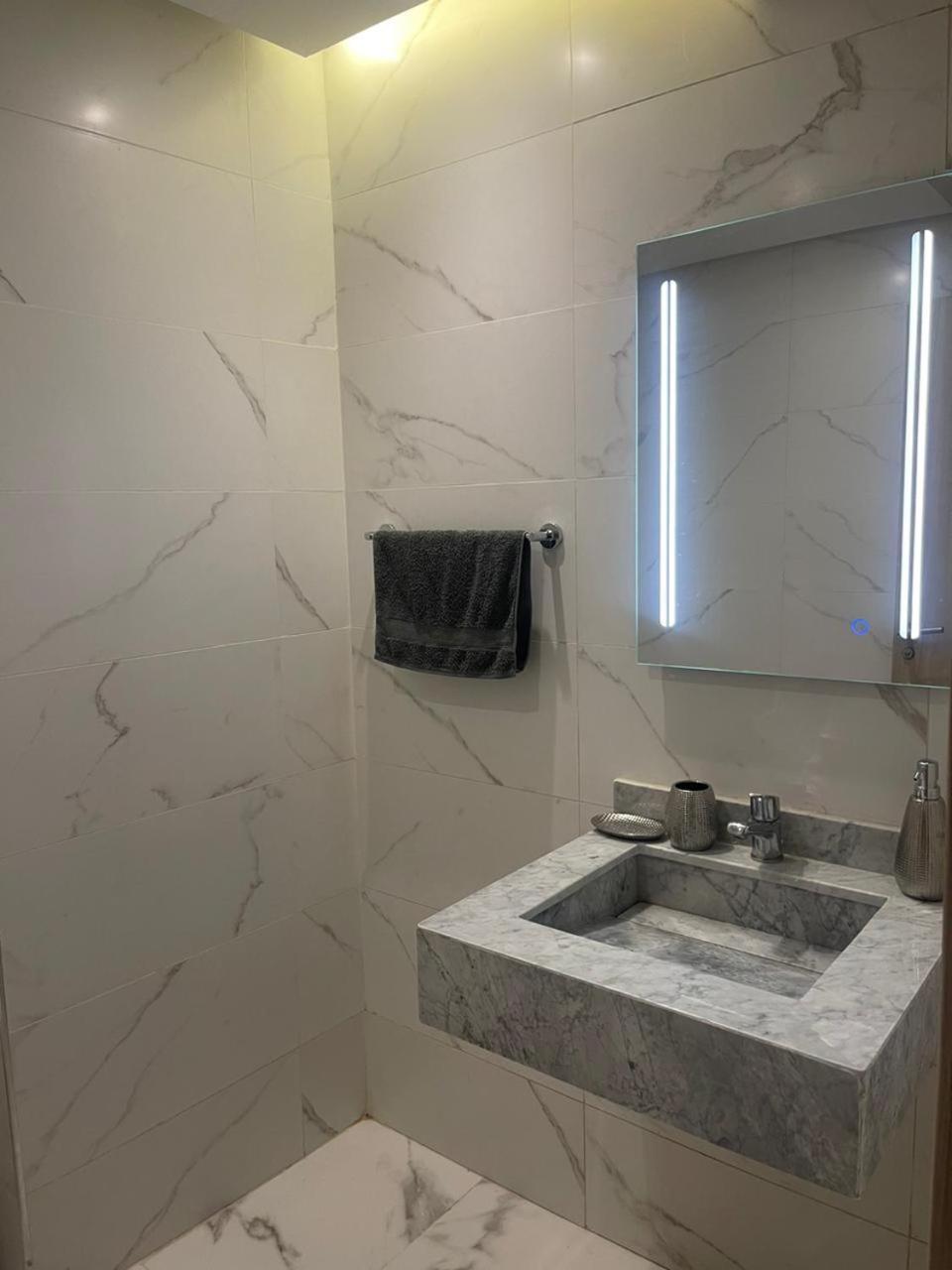 De Luxe 2 Piscine Apartment *