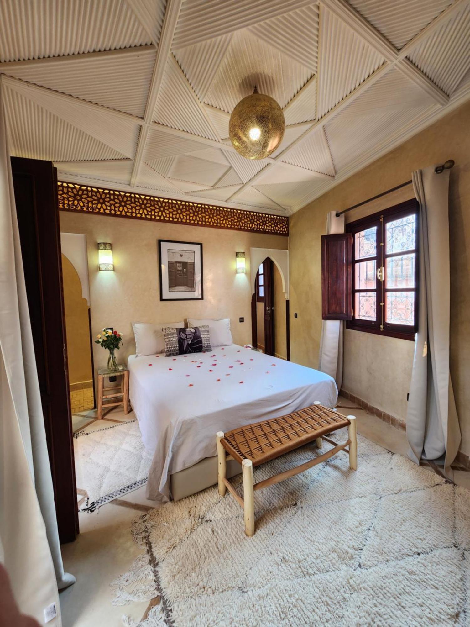 Mumtaz Marrakech *