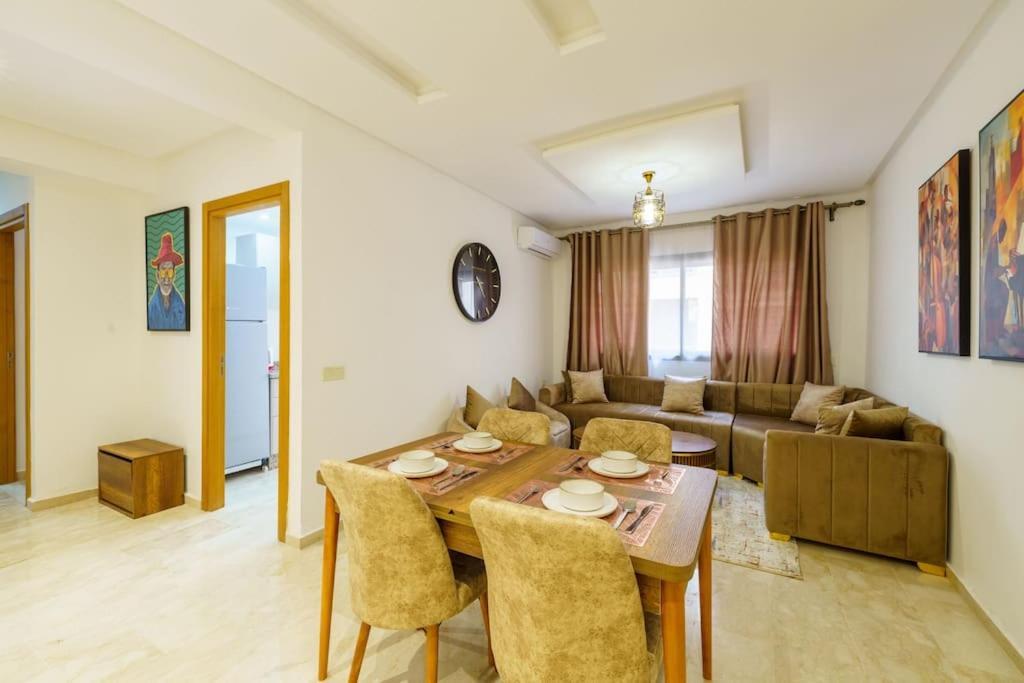 Luxury Cosy 2br Center Secure Parking Wifi Apartment