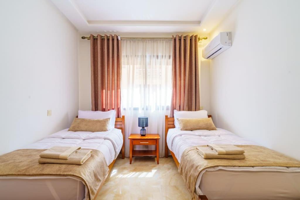 Luxury Cosy 2br Center Secure Parking Wifi Apartment