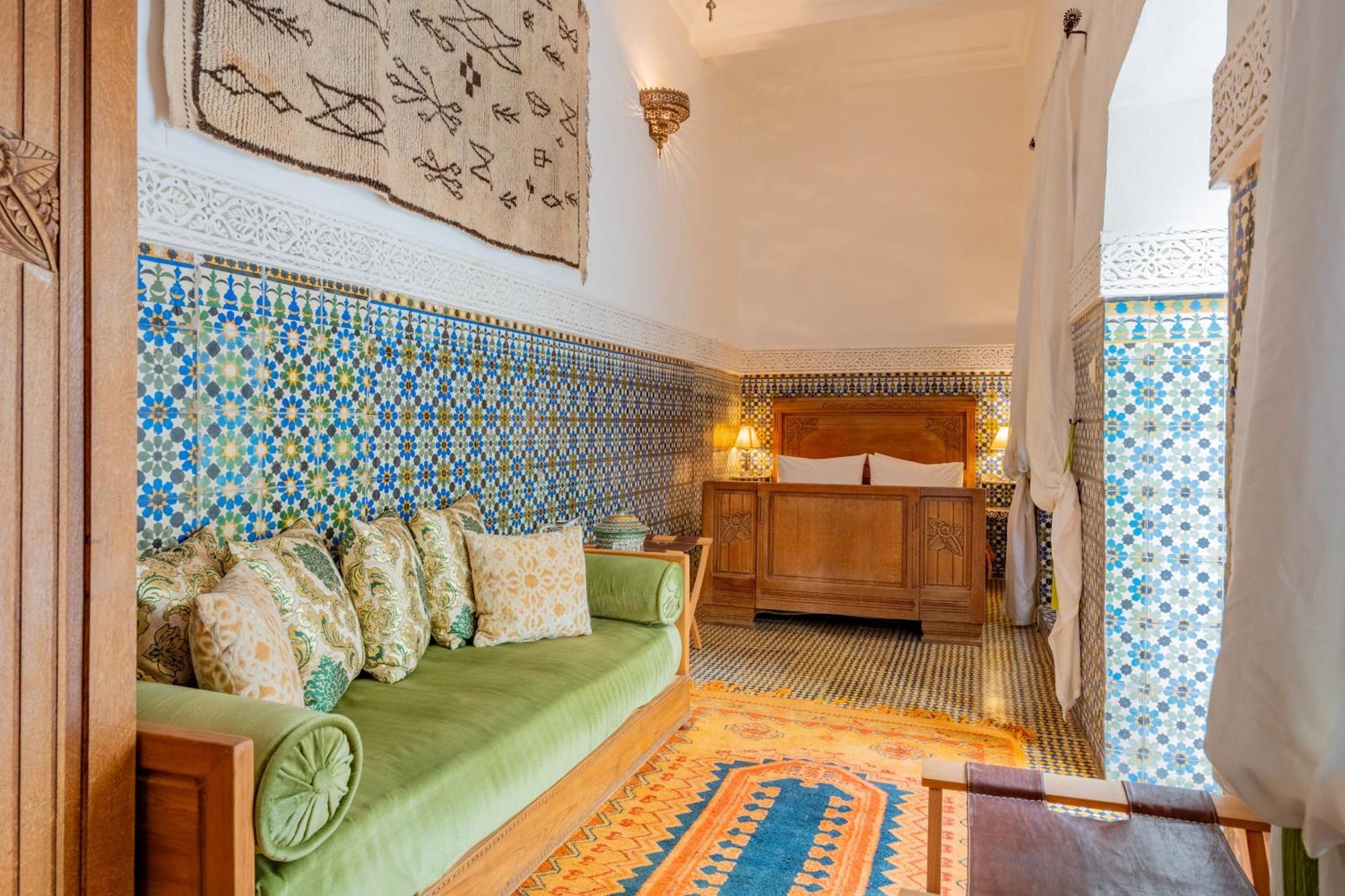 Riad Yamina52