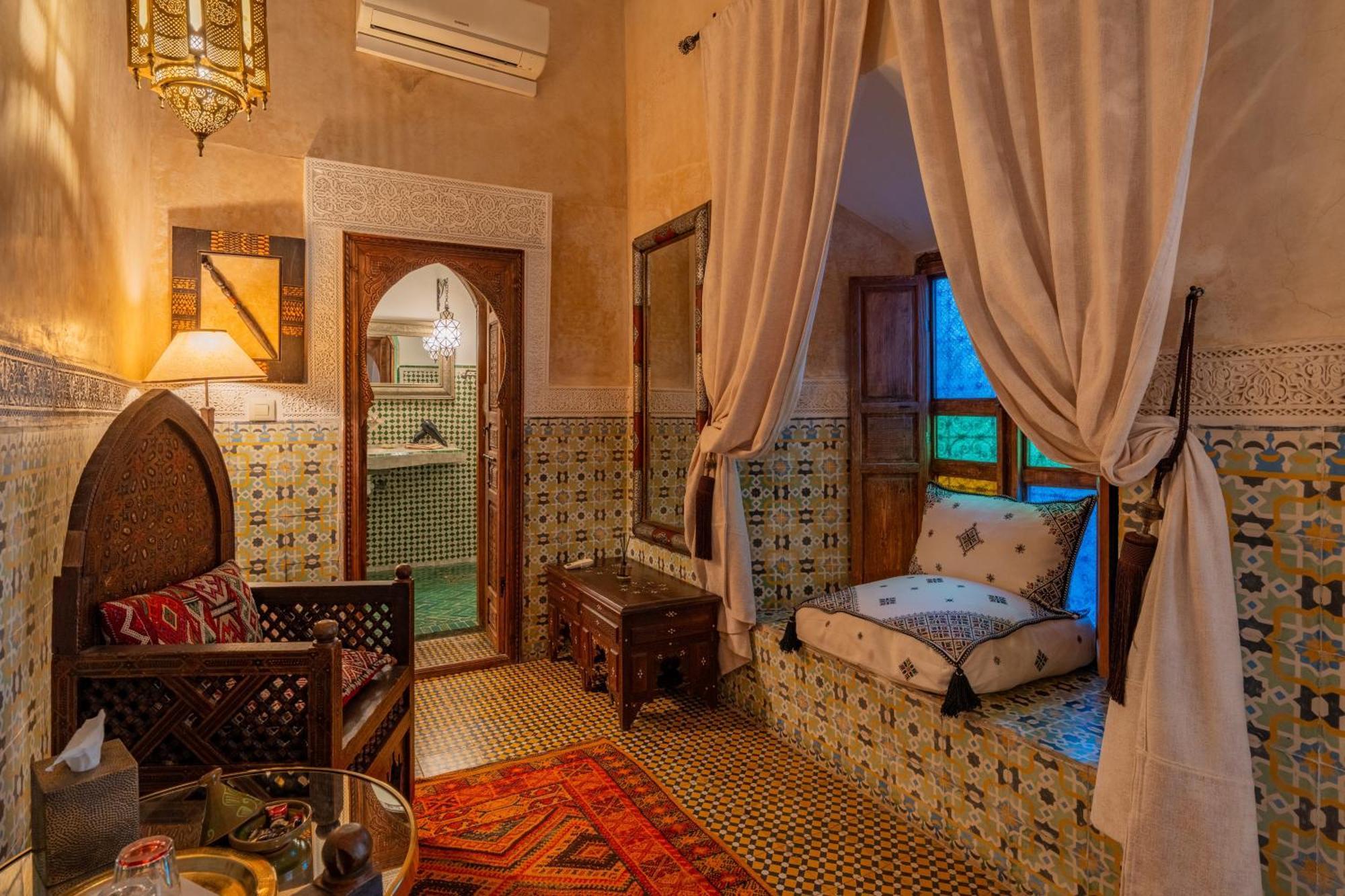 Riad Yamina52