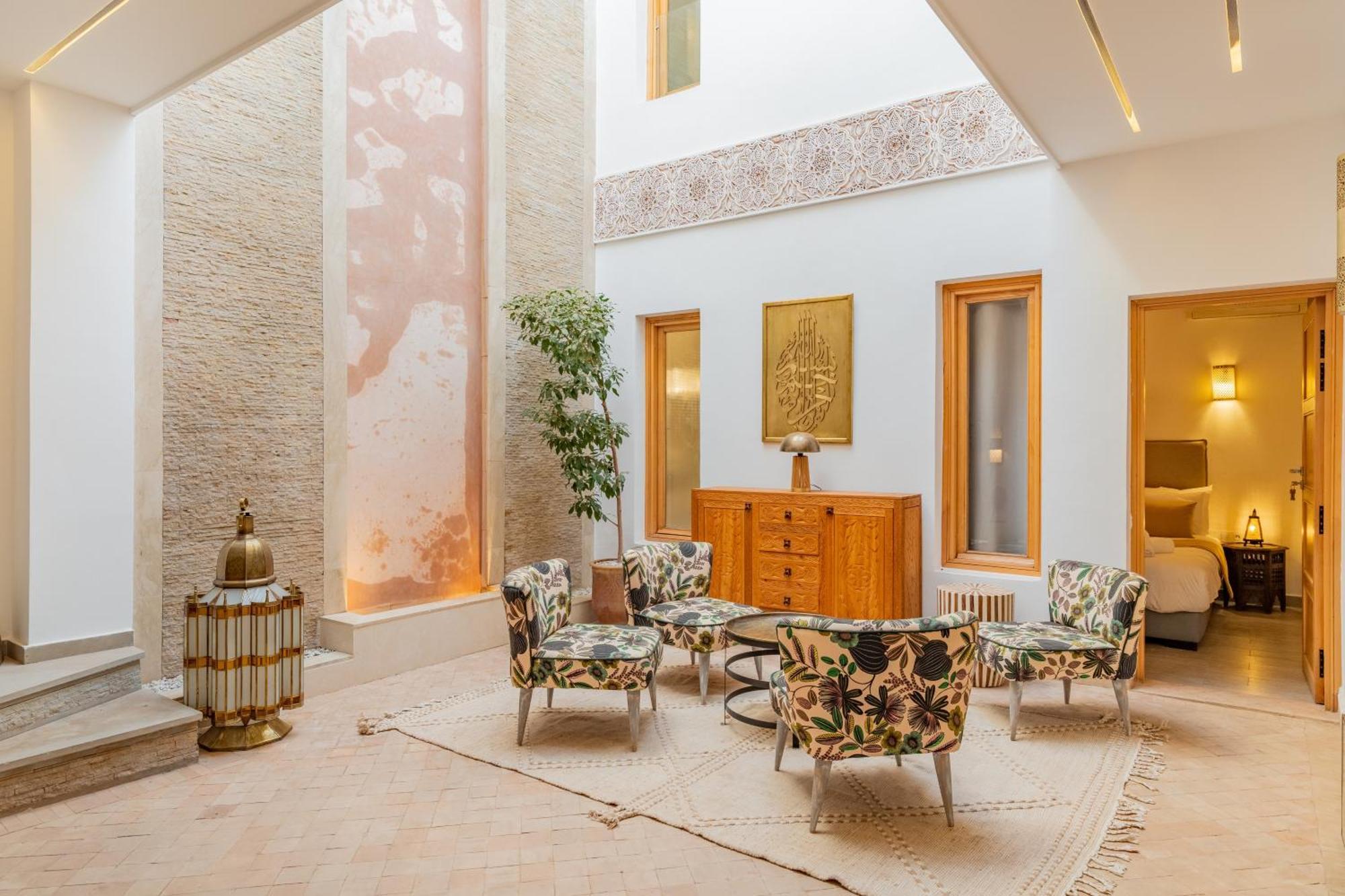 Swan-exclusif - Piscine Chauffee - Petit Dejeuner Holiday home *
