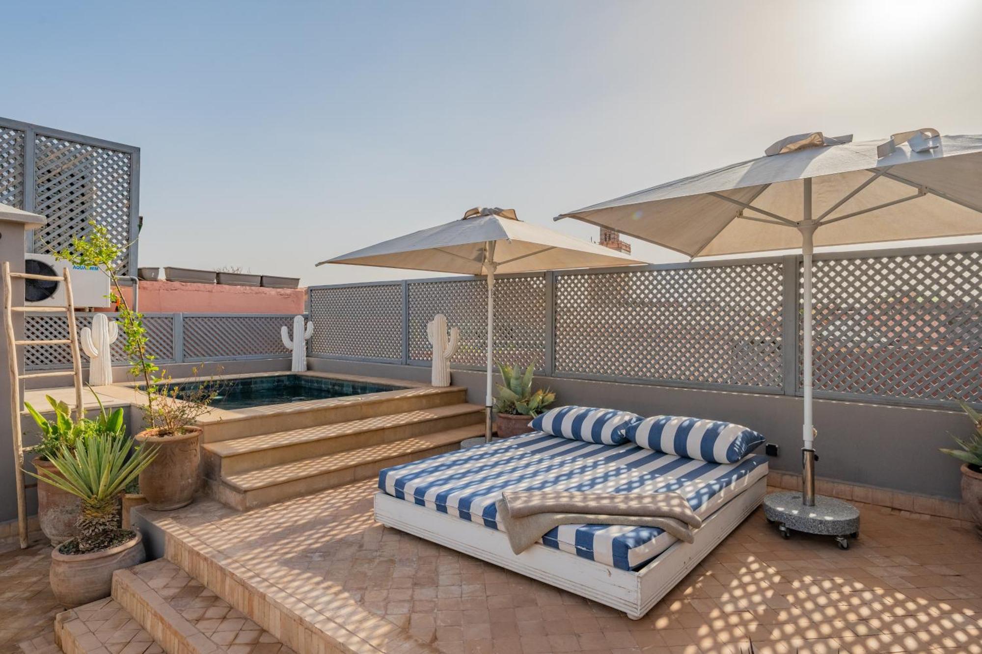 Swan-exclusif - Piscine Chauffee - Petit Dejeuner Holiday home *