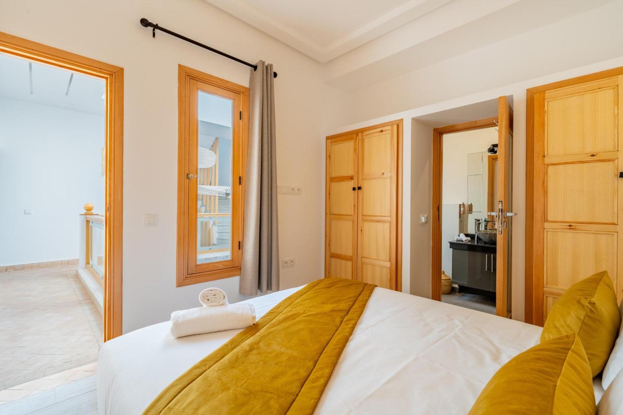 Swan-exclusif - Piscine Chauffee - Petit Dejeuner Holiday home