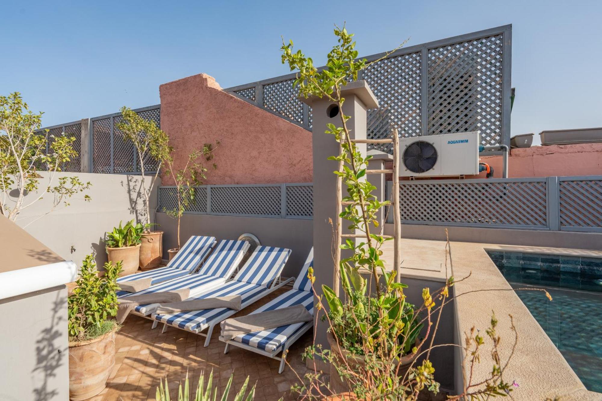 Swan-exclusif - Piscine Chauffee - Petit Dejeuner Holiday home