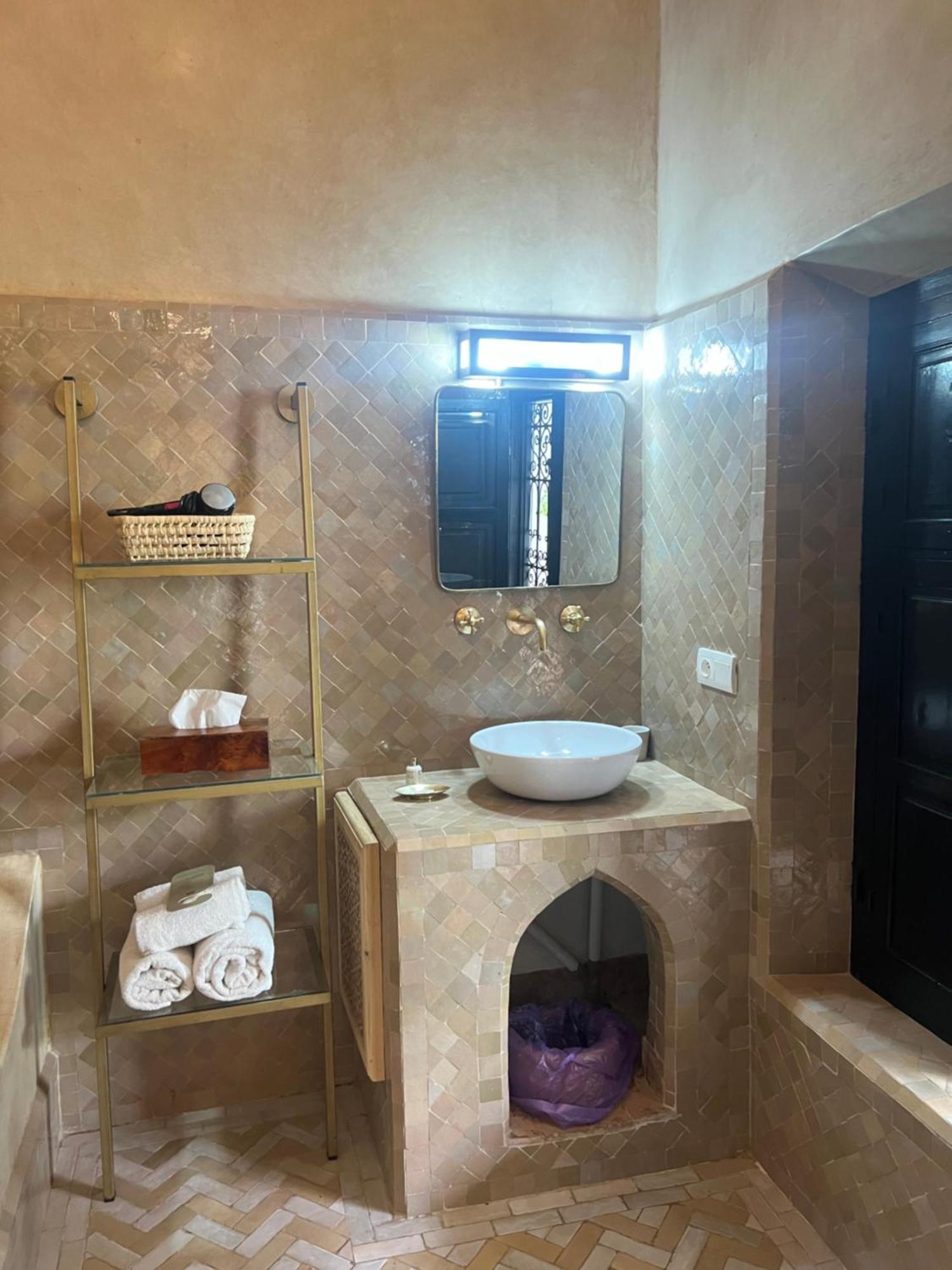 Ajmal Riad 3*