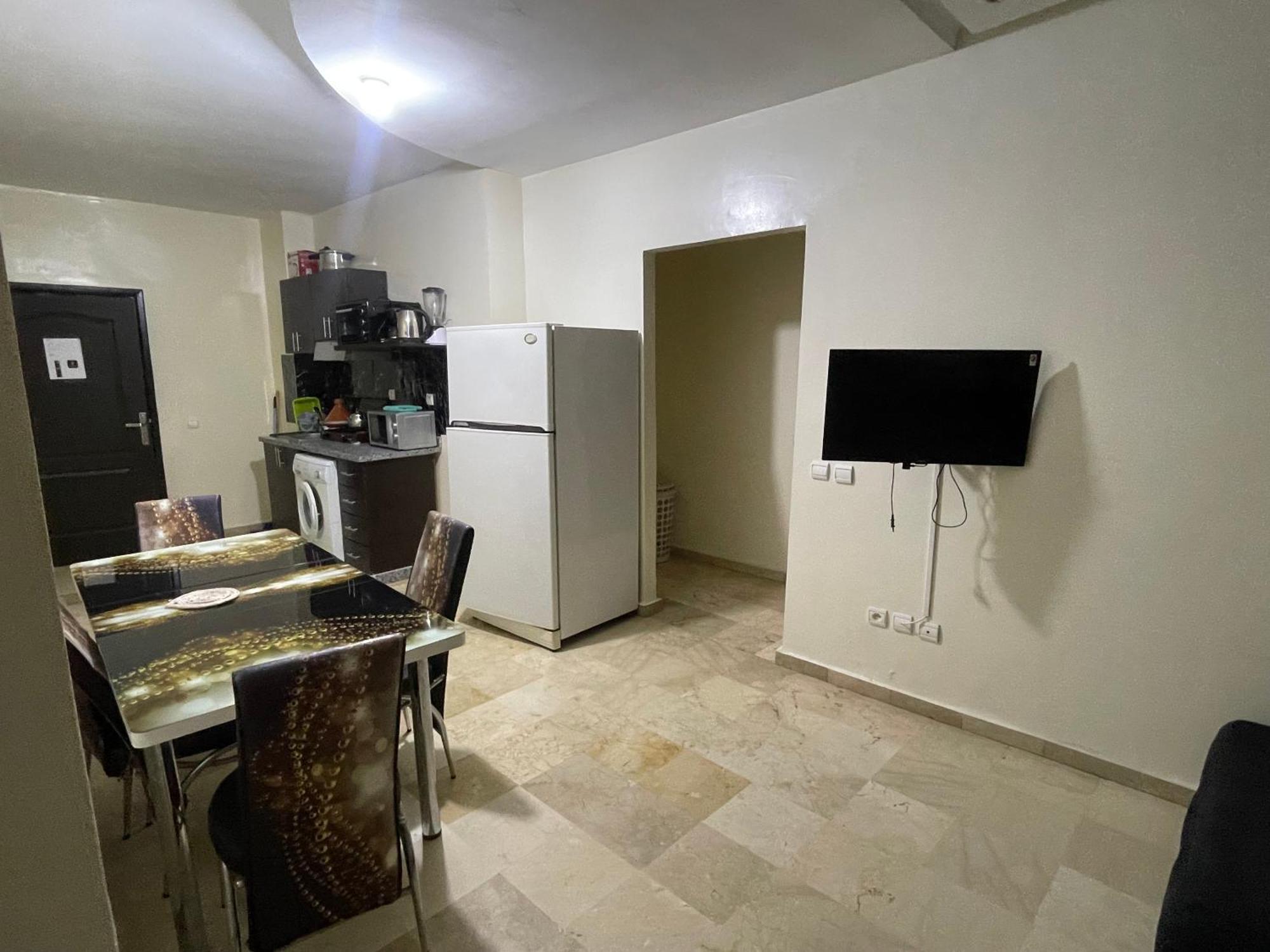 Appartement 10 1er Etage. Pour Famille *
