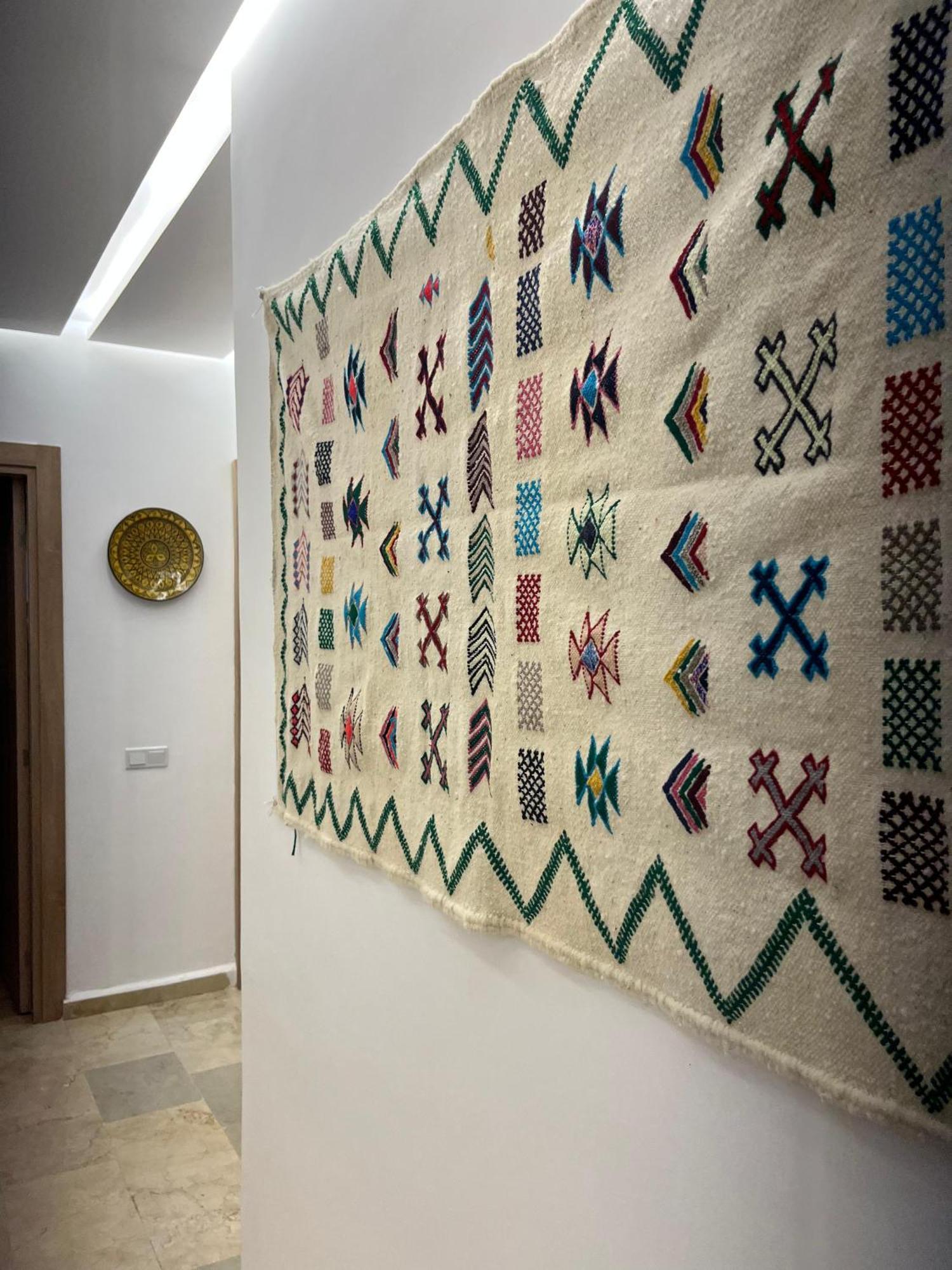 Premium Amazigh 2br Flat - Balcony & Pool Access Apartment *
