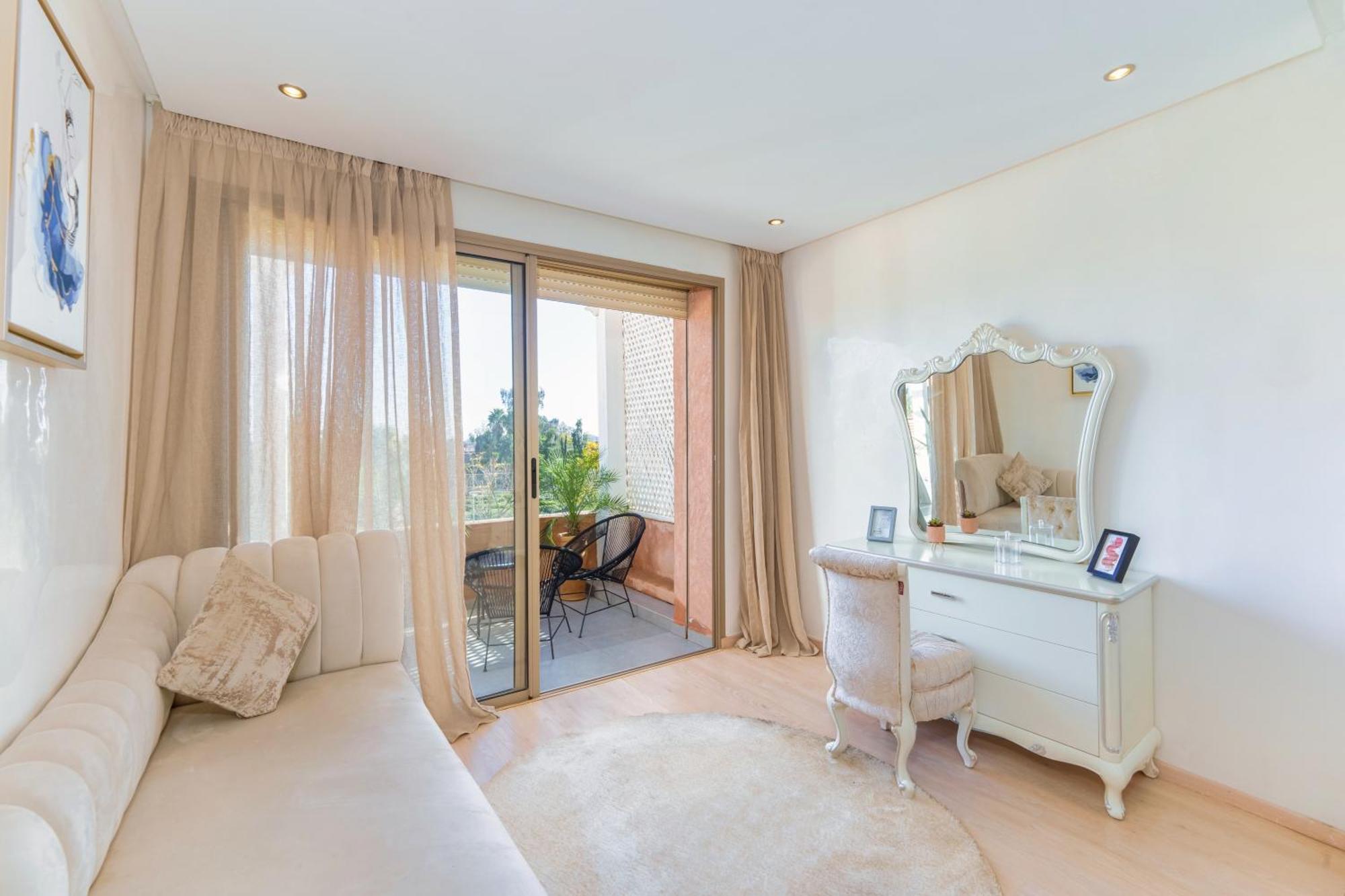 2 Bedrooms Equipped *