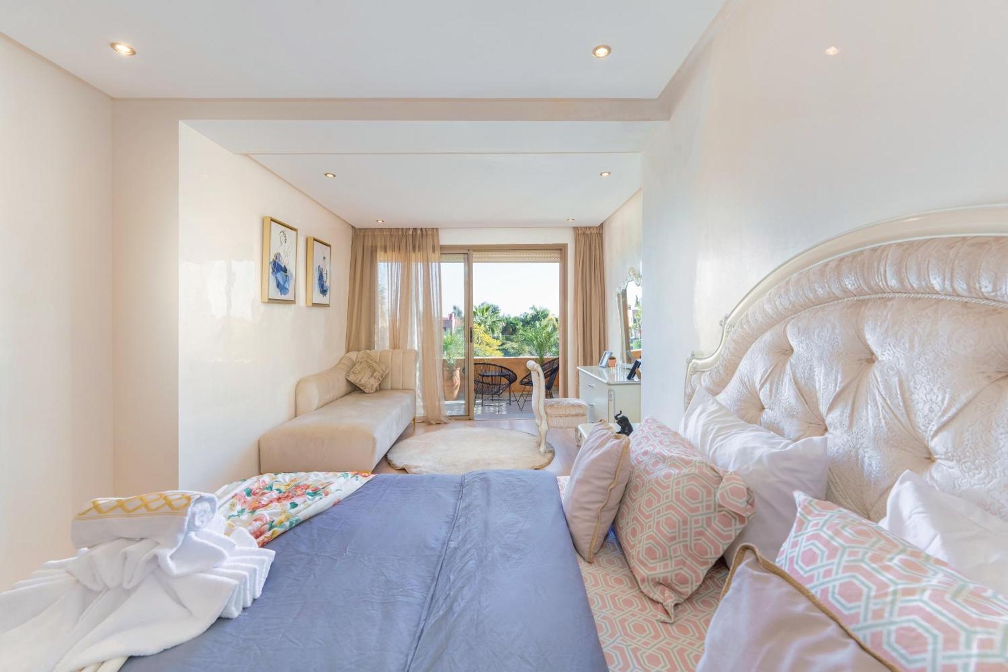 2 Bedrooms Equipped *