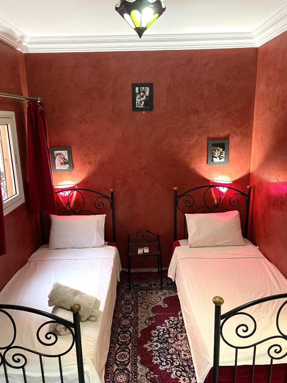 Les Fleurs De Lys De Al Qaria Assiyahia Guest house