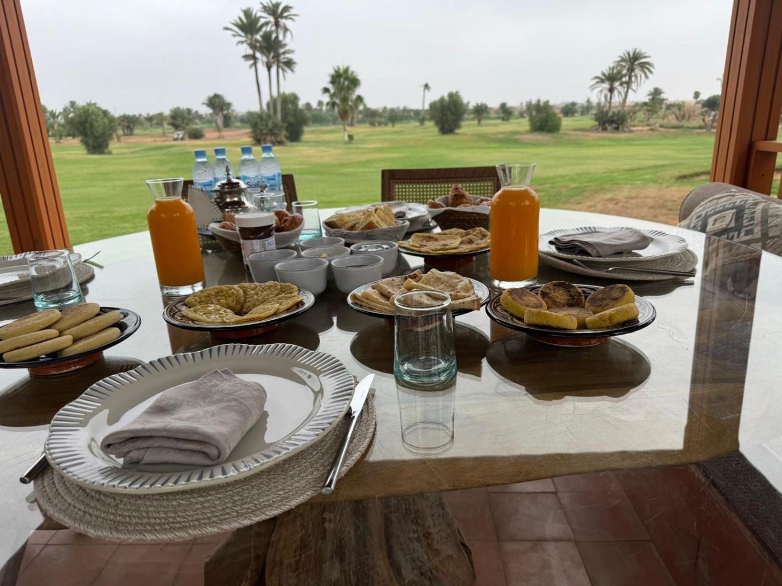 Sur Le Golf De La Palmeraie With Cooker And Butler Included *