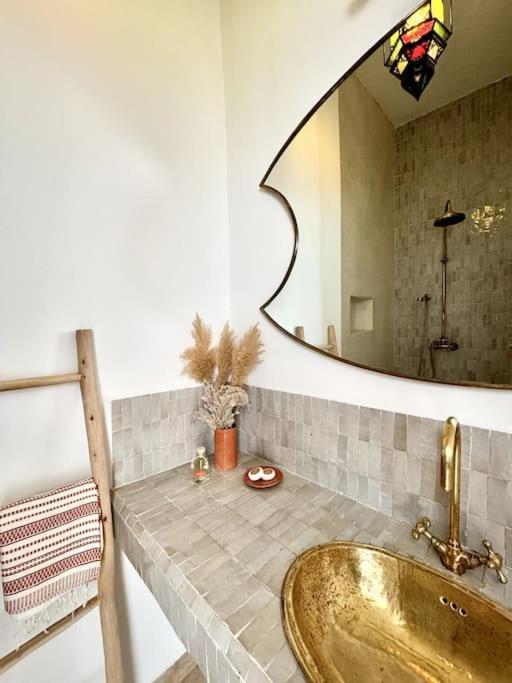 Riad Louisa Spa, And Pool Apartment