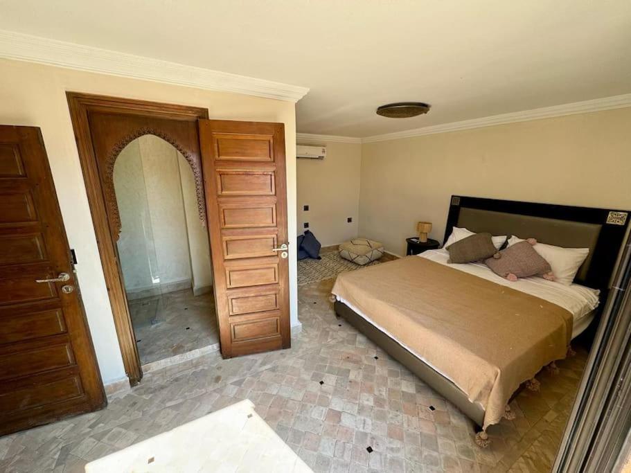 Charmante Bd M6 Centre A 5mn Villa