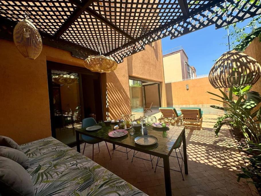 Charmante Bd M6 Centre A 5mn Villa