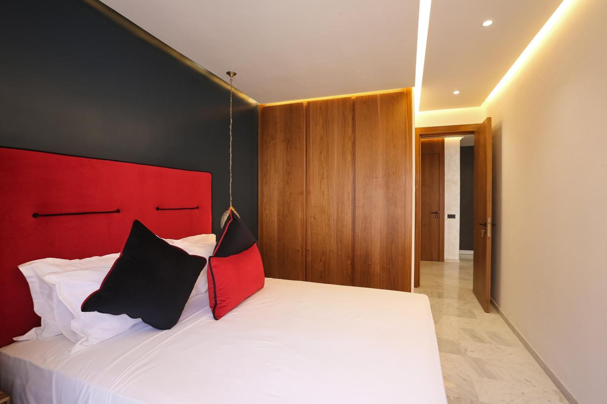 Apartment Brand New And Stylish Location *