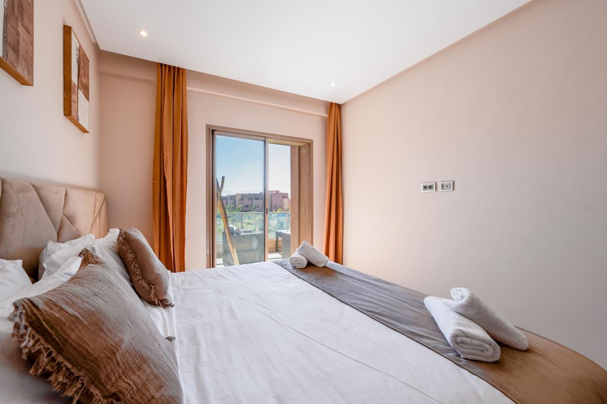 Cute And Modern In Prestigia Apartment