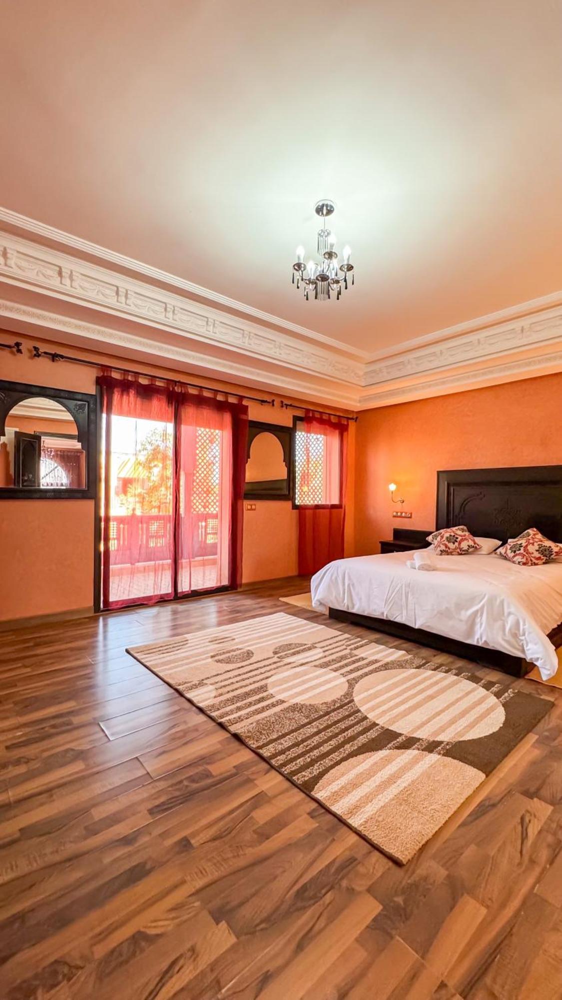 Naoura House Pousada