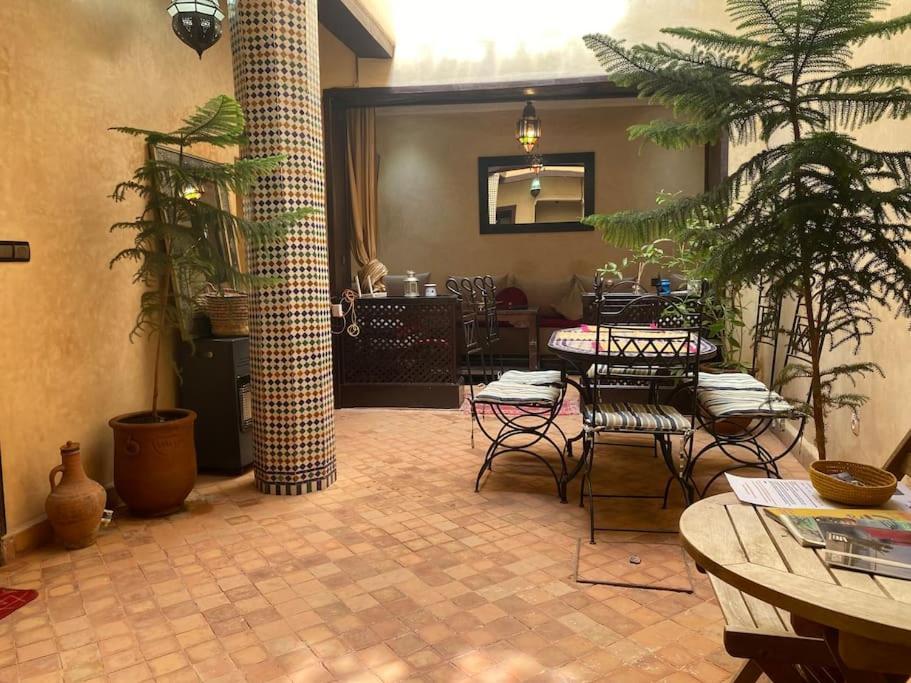 Petit Authentique Proche De Dar El Bacha Apartment