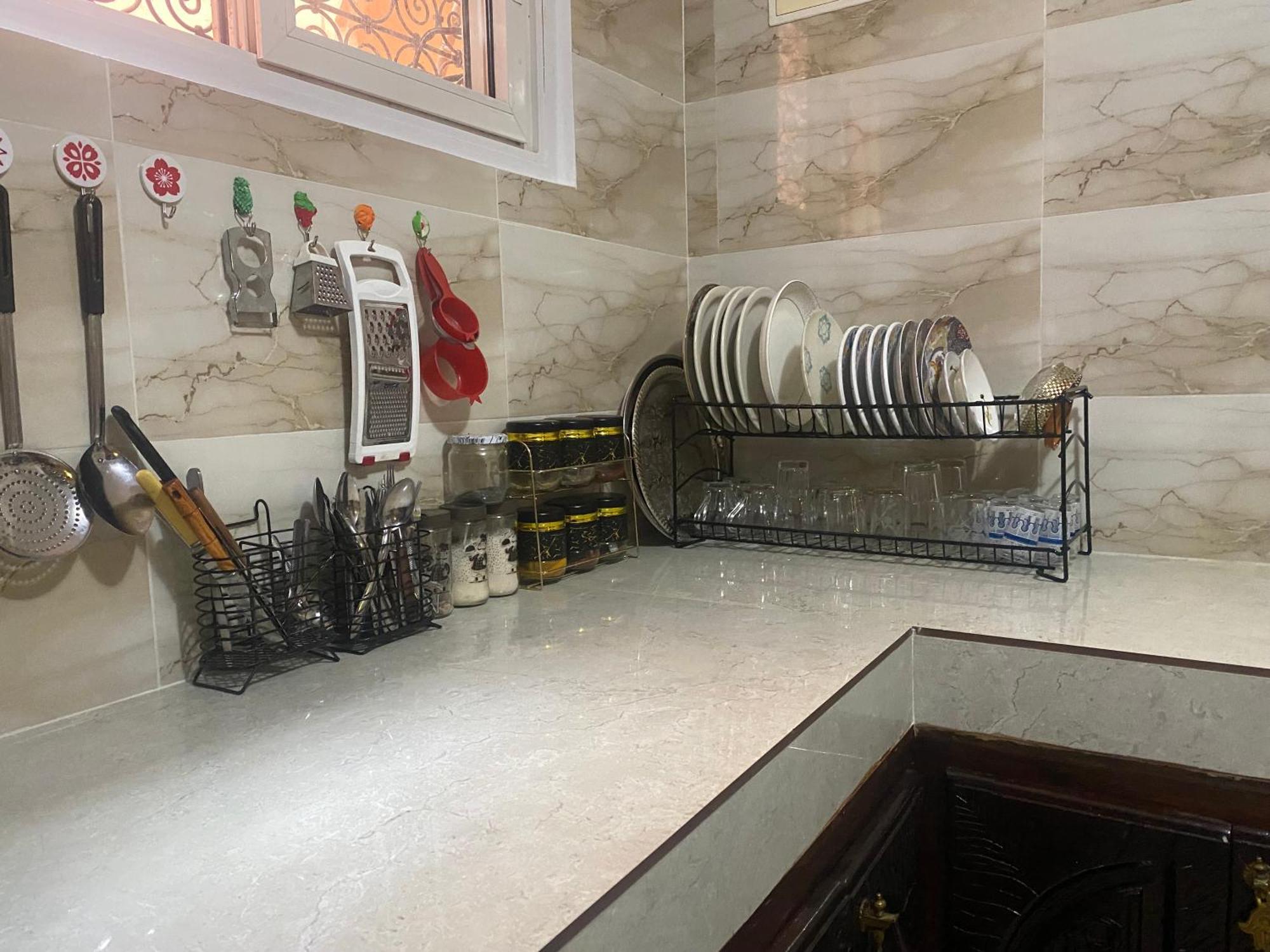 Nezha Avec Jacuzzi Et 3 Piscines Au Coeur De Hotel Marrakesh