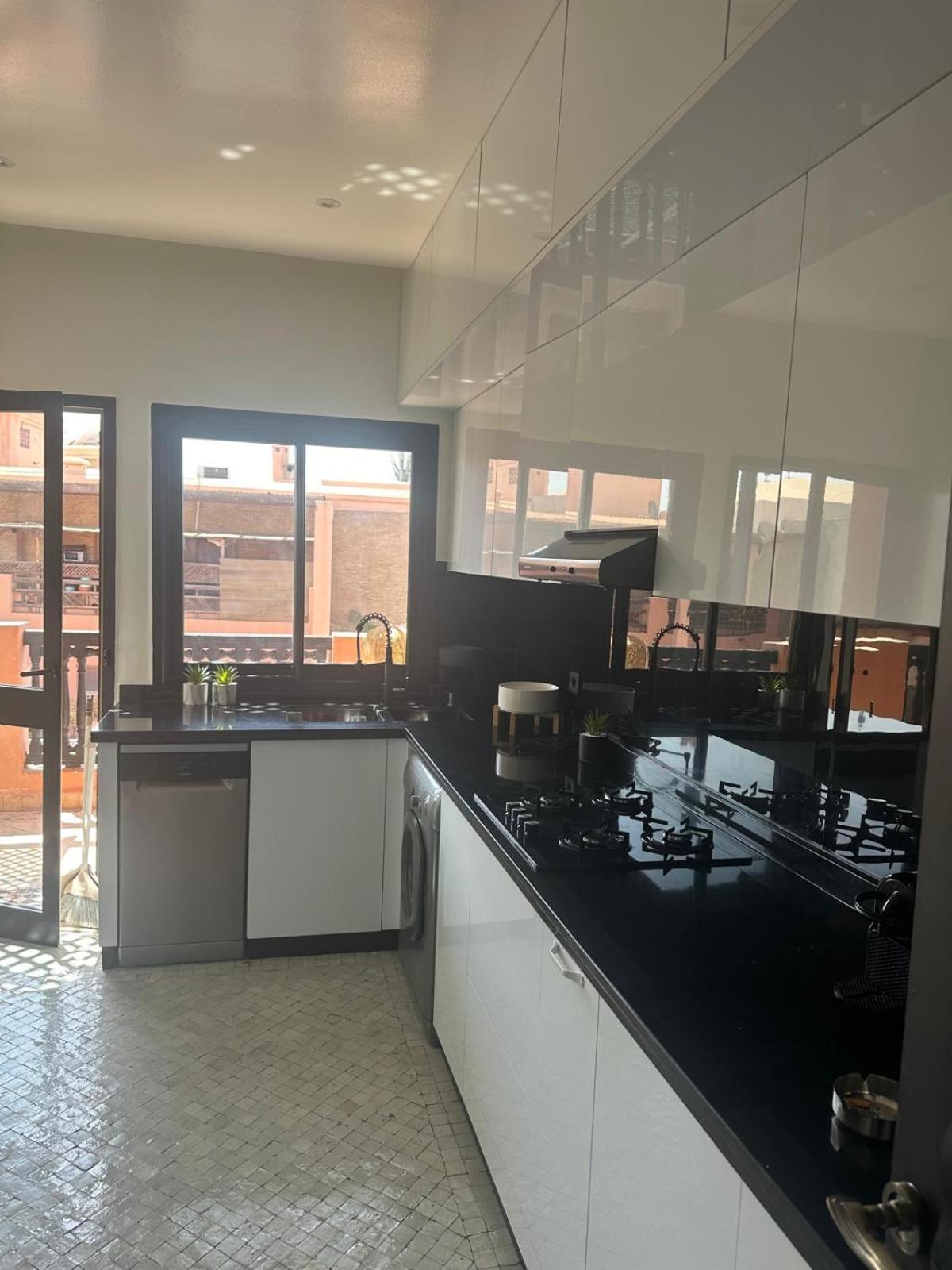 Magnifique 3 Et Piscine De Standing Apartment