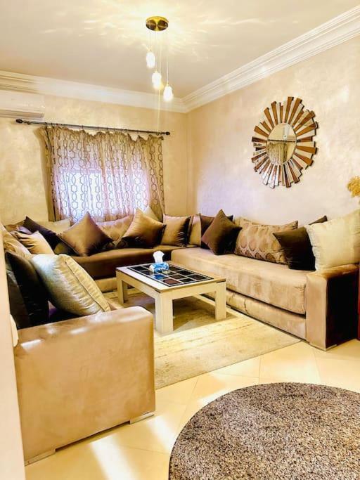 Apartment Chic Apartment, 10 Min To Guiliz