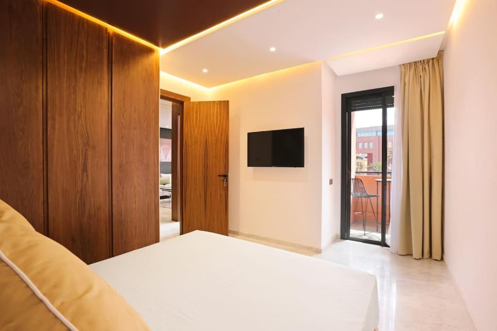 Apartment Brand New And Stylish Location